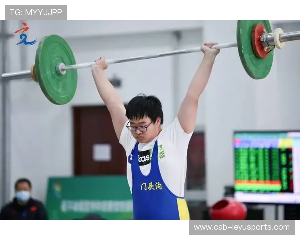 国际举重协会推动青少年安全举重课程落地，青少年举重队